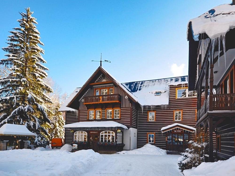 Hotel Tri Ruze Špindlerŭv Mlýn Exterior foto