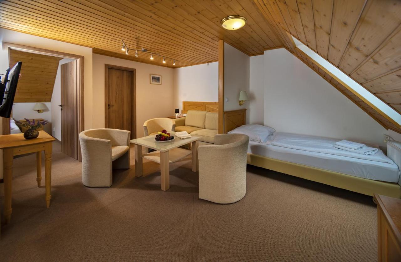Hotel Tri Ruze Špindlerŭv Mlýn Exterior foto
